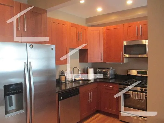 8 Saint Lukes Rd #3