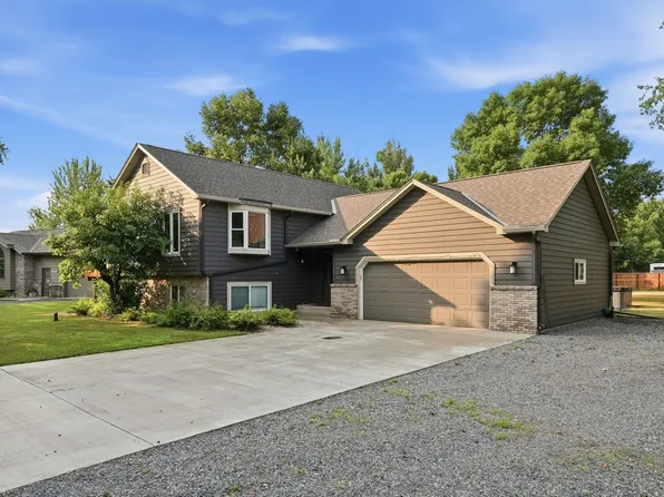 5652 W Oakes Dr, Saint Cloud, MN 56303
