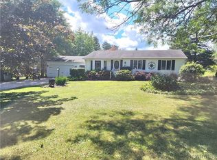 141 Valley View Dr, Elma, NY 14059