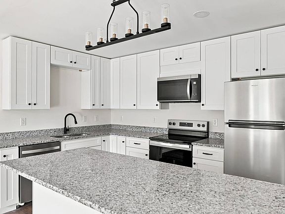 4th image of 1316 Old Windmill Cir