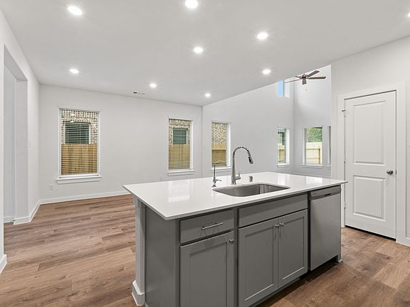 2nd image of 31823 Autumn Spur Ln