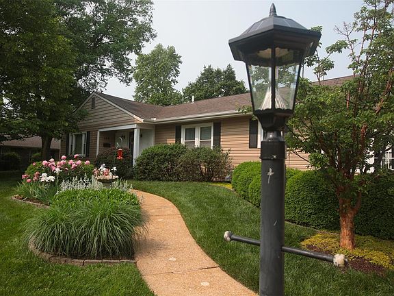 3rd image of 549 Iris Ln