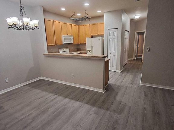 3rd image of 3075 Grandiflora Dr #A
