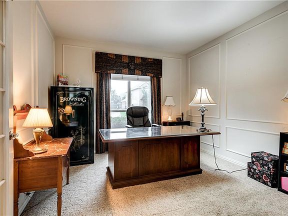3rd image of 2809 Country Glen Ln