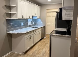 3855 Lone Pine Rd APT 301, West Bloomfield, MI 48323