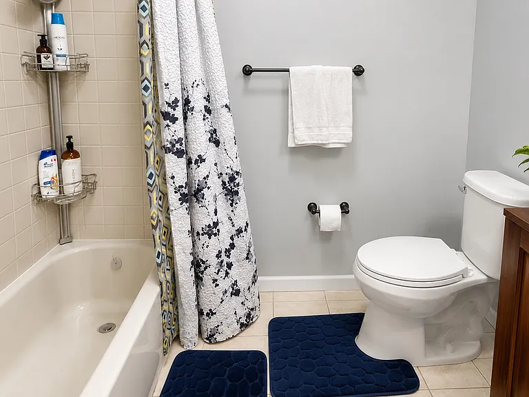 340 Danbury Ct — Photo 14