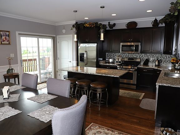 5th image of 17944 Fountain Cir