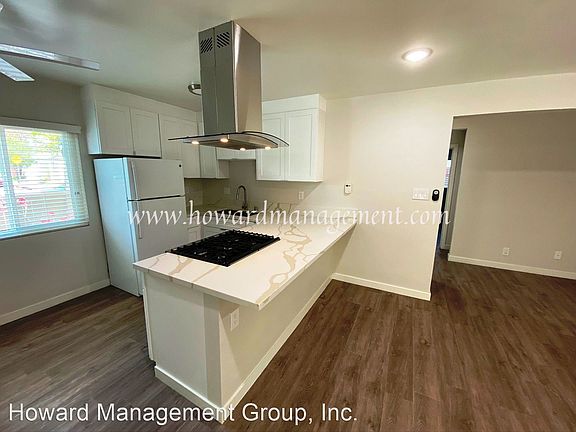 5th image of 2424 Ocean Park Blvd Unit 1