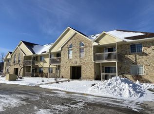 4821 Easy St UNIT 12, Hartland, WI 53029