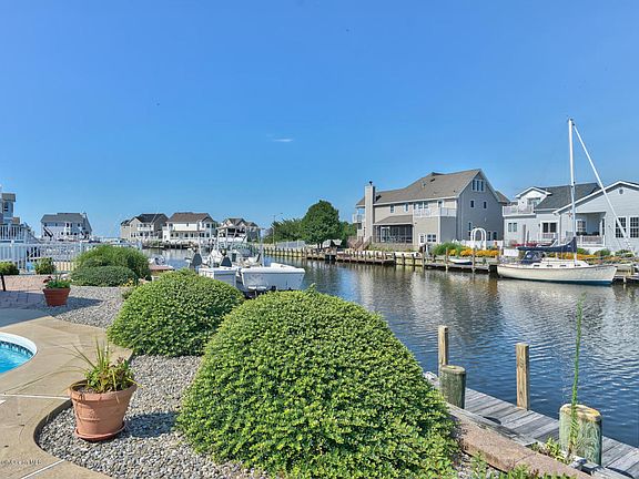 5th image of 1316 Wickford Ln