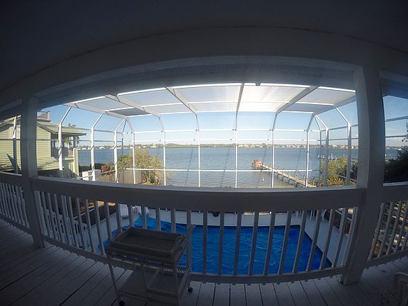 2nd Floor Deck Bay View