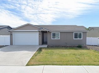 319 S Nevada Ave, East Wenatchee, WA 98802