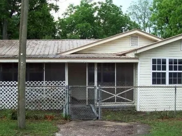 52 S 24th St, Defuniak Springs, FL 32435