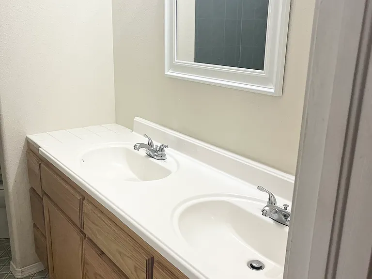 3591 Vanderveer Dr #B — Photo 4