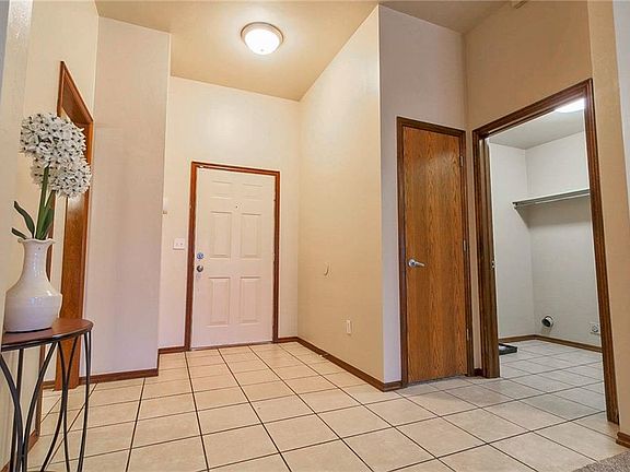 2nd image of 1916 Sagewood Dr