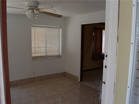 5th image of 225 Edith Dr