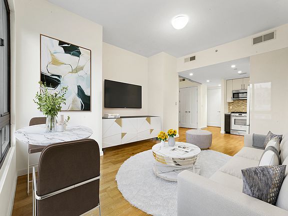 3rd image of 500 4th Ave APT 4I