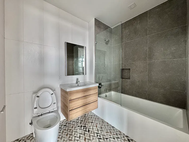 584 4th Ave #404 — Photo 9