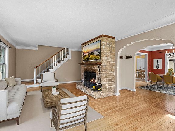 4th image of 613 Labore Rd