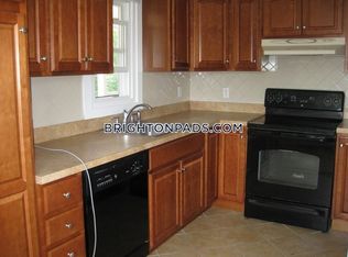 12 Surrey St APT 5, Boston, MA 02135