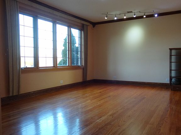 4th image of 8123 W 92nd Pl