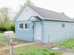1122 Howard St, Raymond, WA 98577