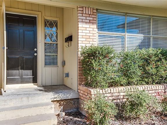 3rd image of 618 Scottsdale Dr