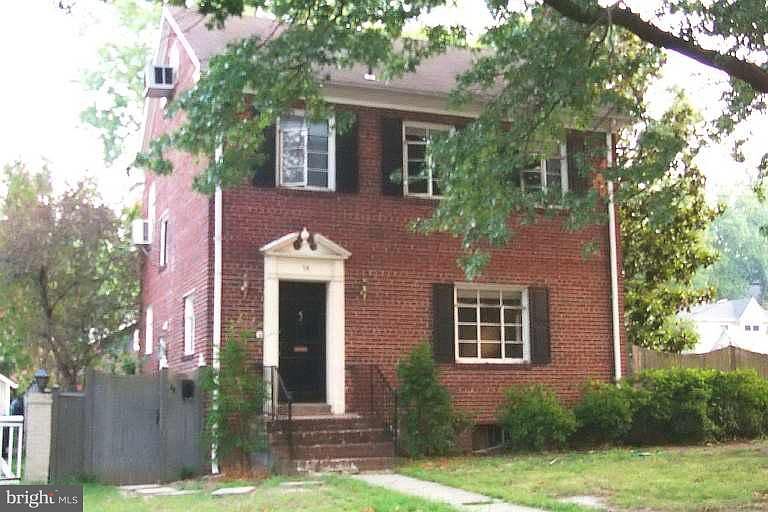 1st image of 14 W Howell Ave
