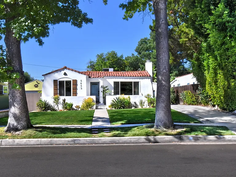 5653 Beck Ave — Photo 1