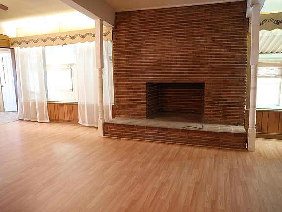 5th image of 907 Maple Ave