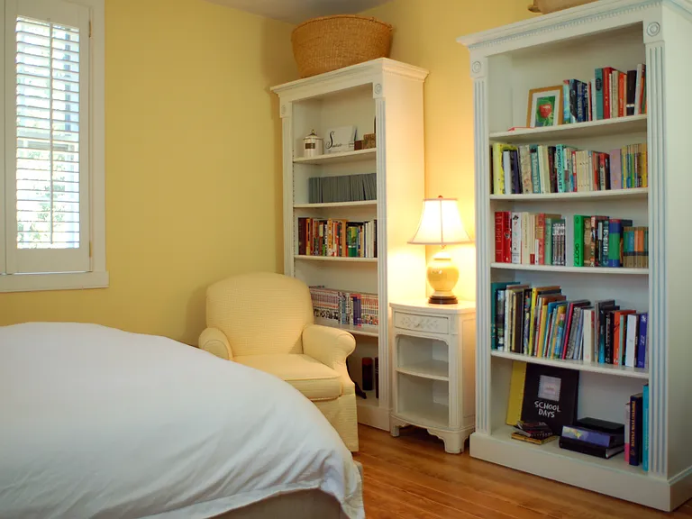 3rd bedroom (upstairs)
