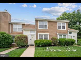 16 Canterbury Cir, Somerset, NJ 08873