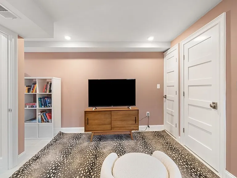 20 Tufts St #20 — Photo 22