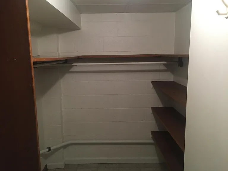 207 S Lincoln Park Dr #E — Photo 4