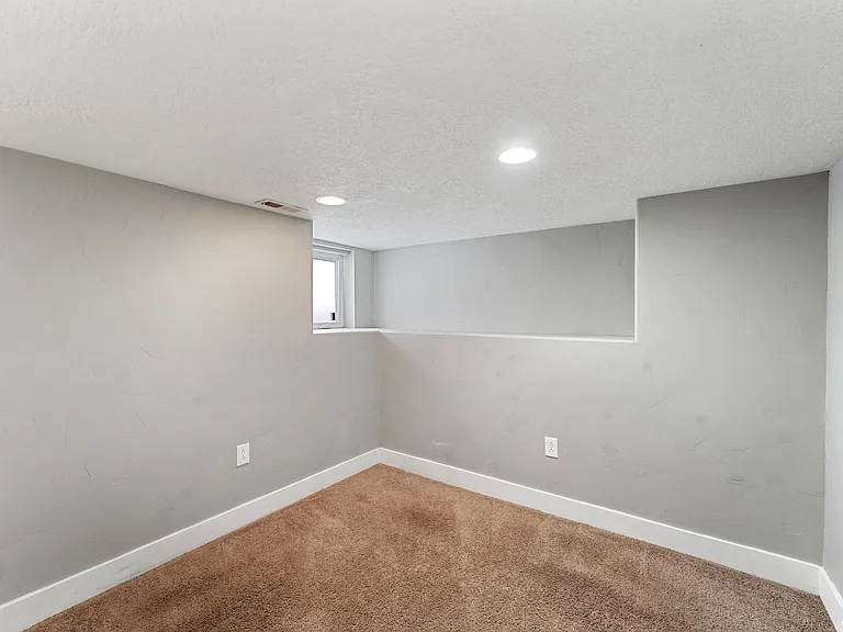 3176 S West Temple St — Photo 14