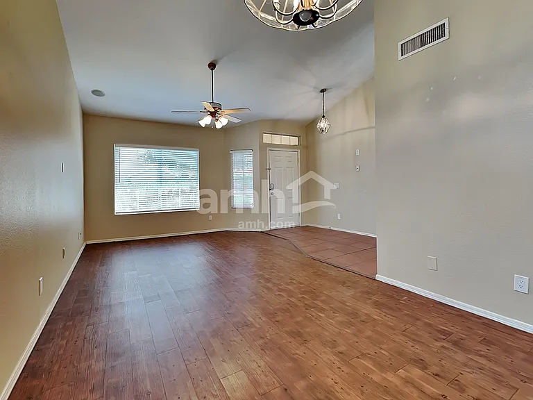 1214 E Artesian Way — Photo 6