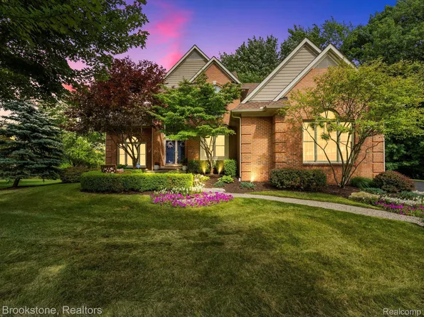 45686 Balfour Ct, Novi, MI 48377