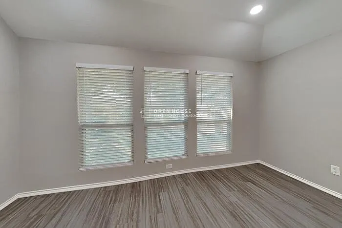 3 bed, 2.0 bath, 1798 sqft, $1,975 — Photo 3