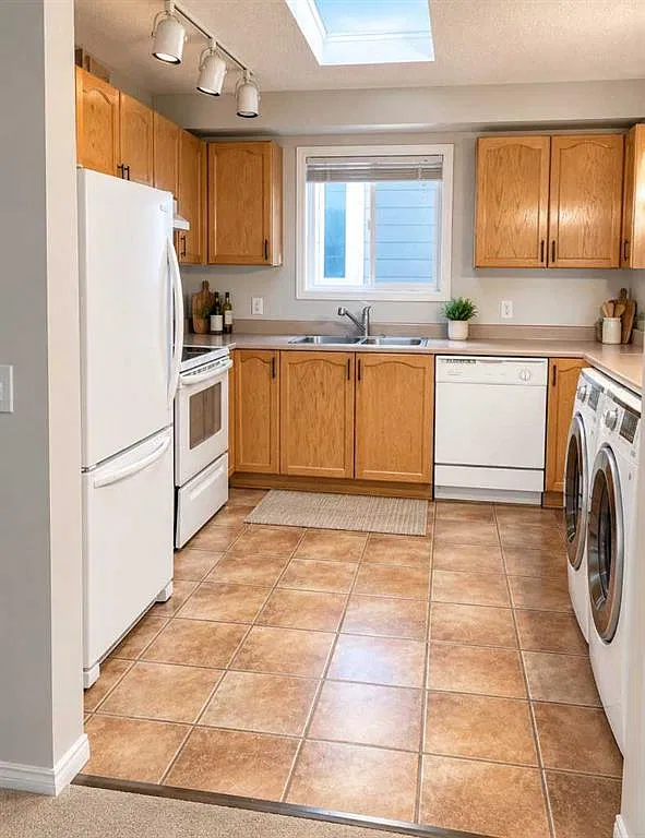 3 bed, 1120 sqft, $1,800 — Photo 3