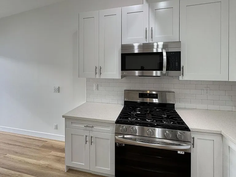 3630 Midvale Ave #1 — Photo 25