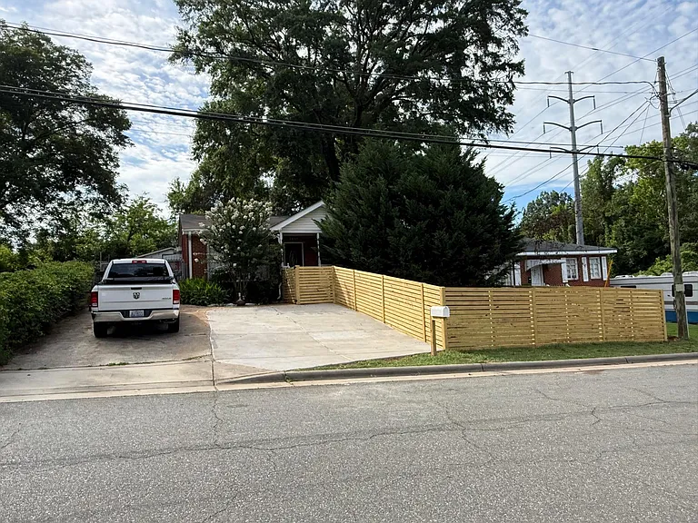 2605 Grimes St — Photo 9