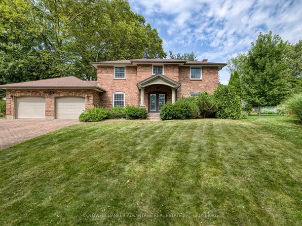16 Willowdale Ct, Pelham, ON L0S 1E2