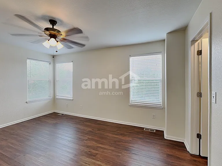 1088 Oriole Cir — Photo 11