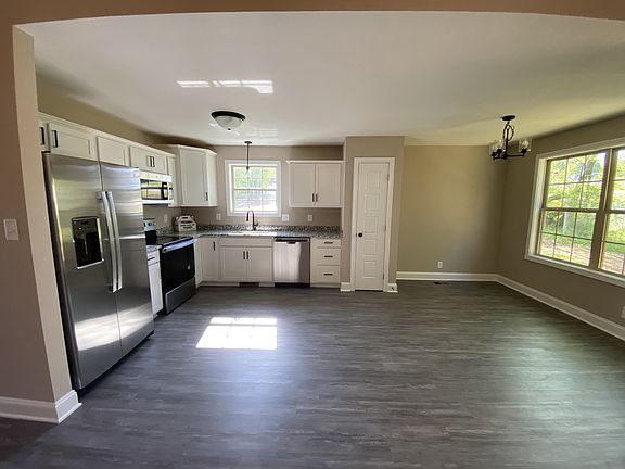 3rd image of 121 Chalet Hls Lot 121