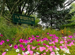 60 Hemlock Cir, Peekskill, NY 10566