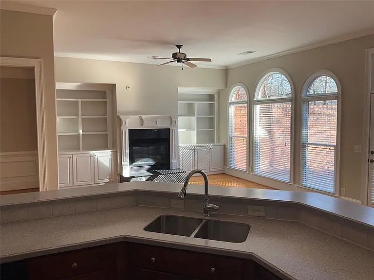 6193 Spalding Dr — Photo 14