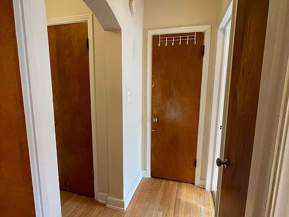 5th image of 5425-33 W Martin Dr #204