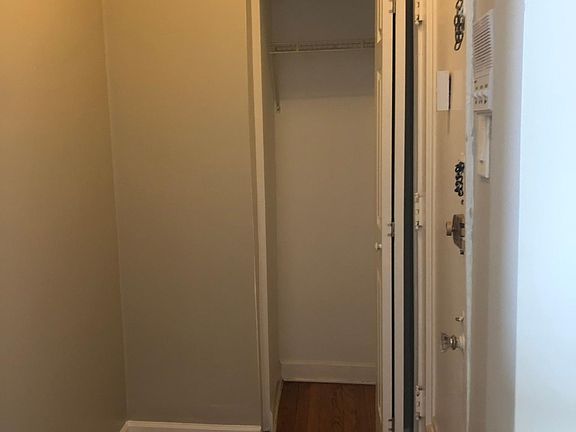 3rd image of 2744 W Granville Ave