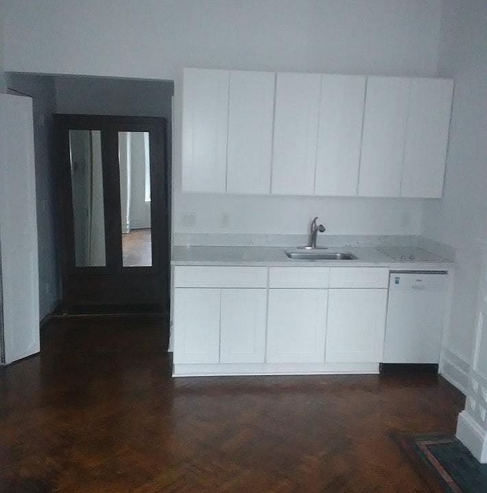 2nd image of 963 Lexington Ave APT 3F