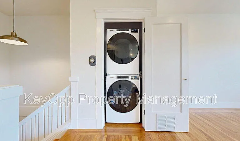 1608 Balboa St — Photo 5